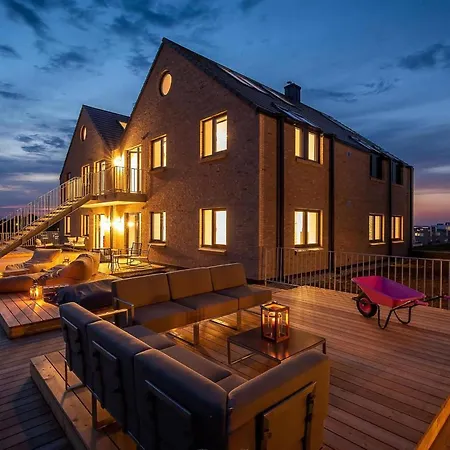 Rooftop Garden Eins *